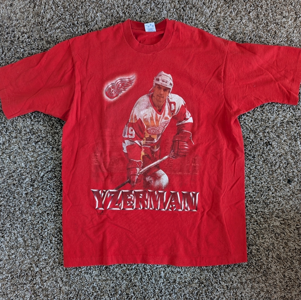 Salem Sportswear Vintage Detroit Red Wings Steve Yzerman Graphic T-shirt XL